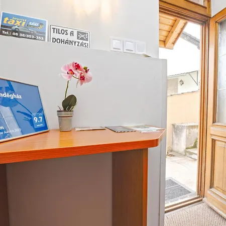 Valley Vendeghaz Guest house *