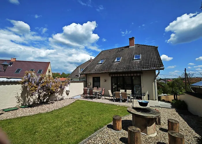 Valley Vendeghaz Konukevi 3*