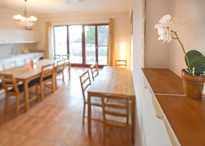 Valley Vendeghaz Konukevi Eğri